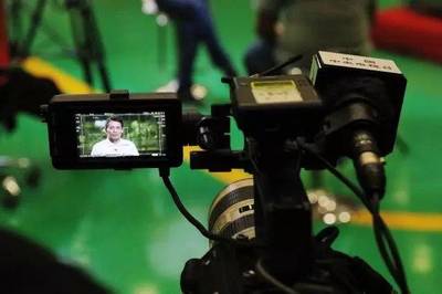 楚天科技執(zhí)行總裁曾凡云 以中國速度與專業(yè)禮儀服務(wù)，贏得國際尊重